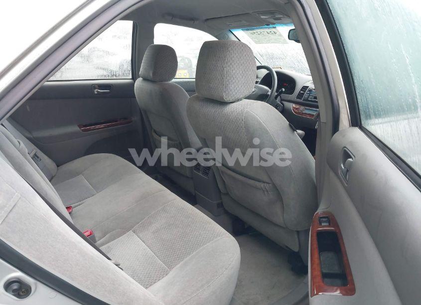 Photo 8 of 2004 Toyota Camry XLE (VIN 4T1BE30K14U913017)