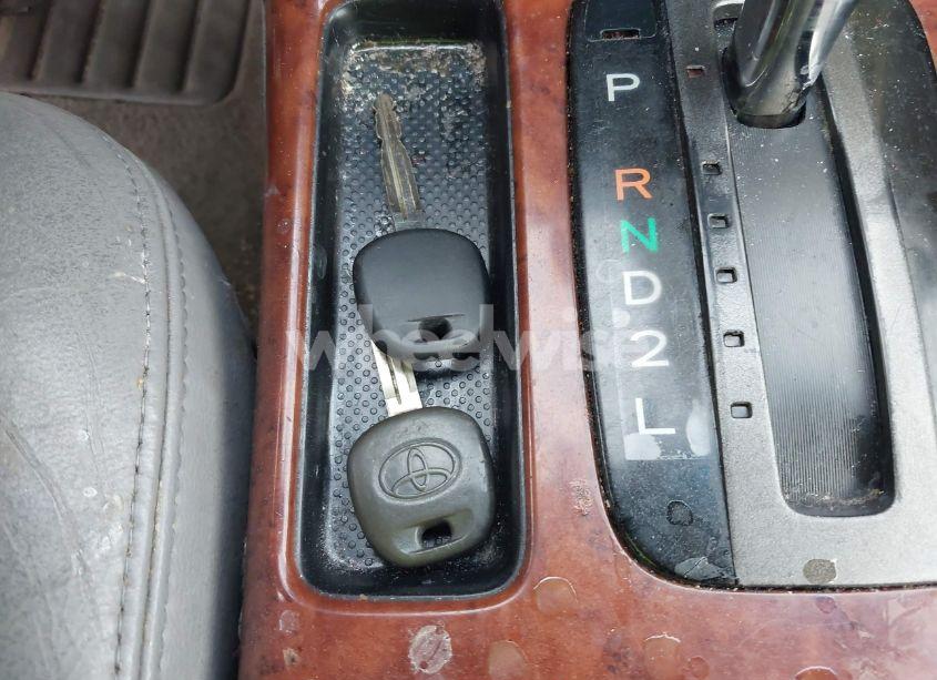 Photo 11 of 2004 Toyota Camry XLE (VIN 4T1BE30K14U915740)