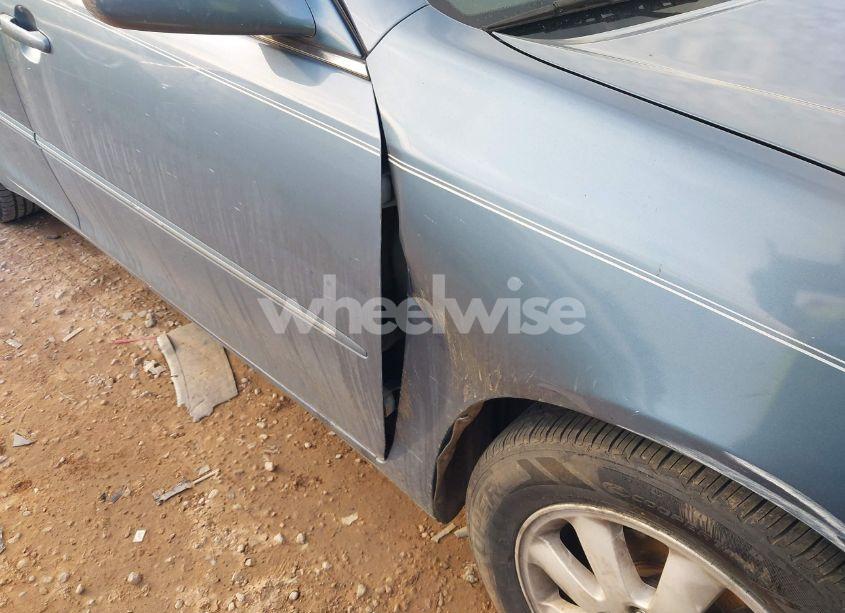 Photo 13 of 2004 Toyota Camry XLE (VIN 4T1BE30K14U915740)