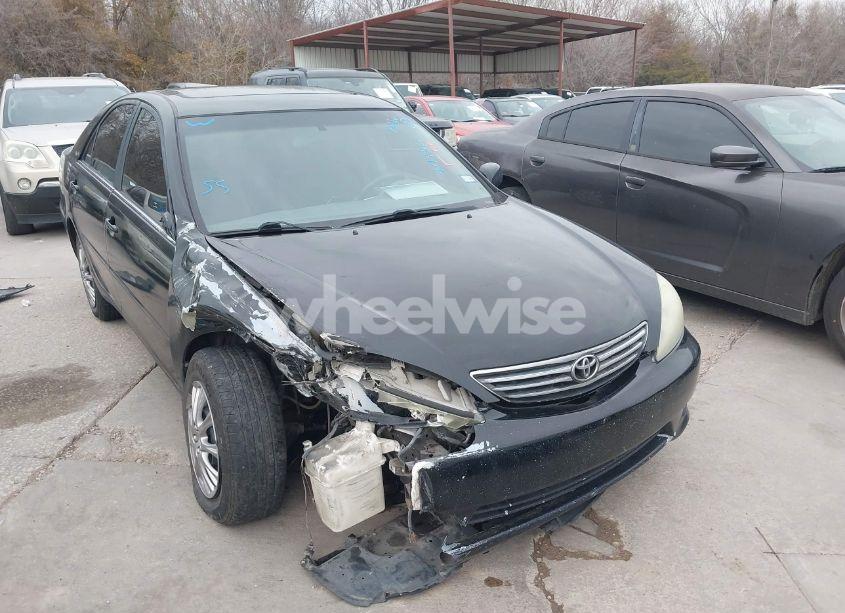 2005 Toyota Camry LE (VIN 4T1BE30K15U391121) main photo