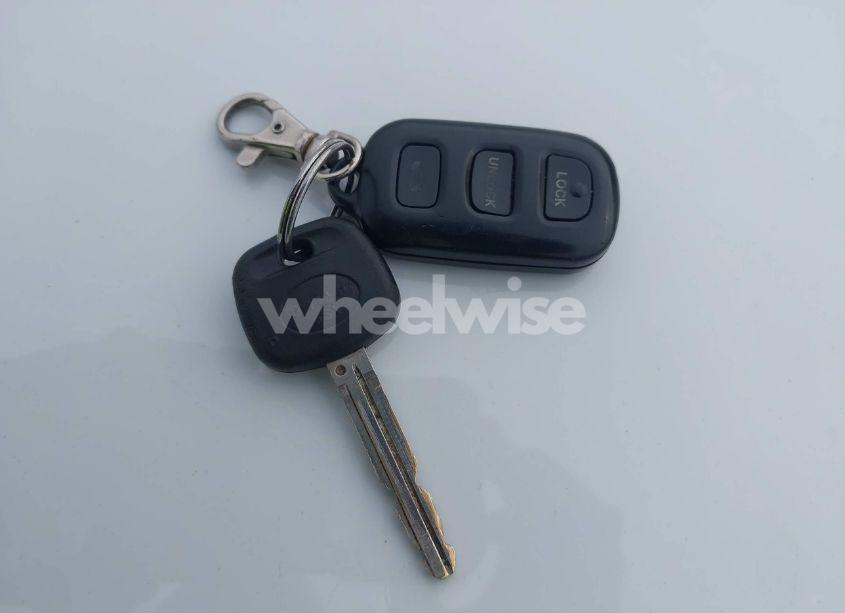 Photo 11 of 2005 Toyota Camry LE (VIN 4T1BE30K15U391121)