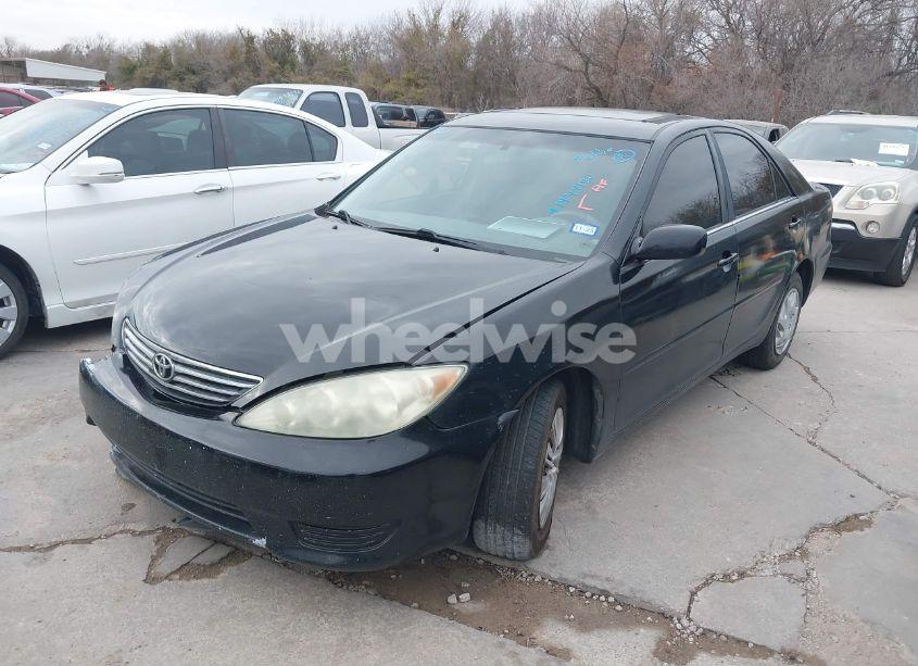 Photo 2 of 2005 Toyota Camry LE (VIN 4T1BE30K15U391121)