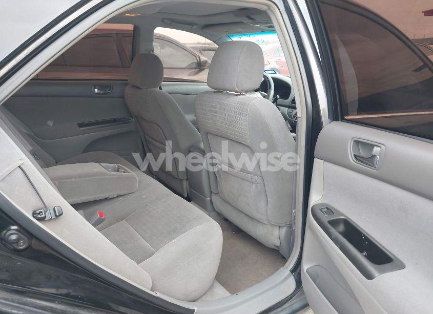 Photo 8 of 2005 Toyota Camry LE (VIN 4T1BE30K15U391121)