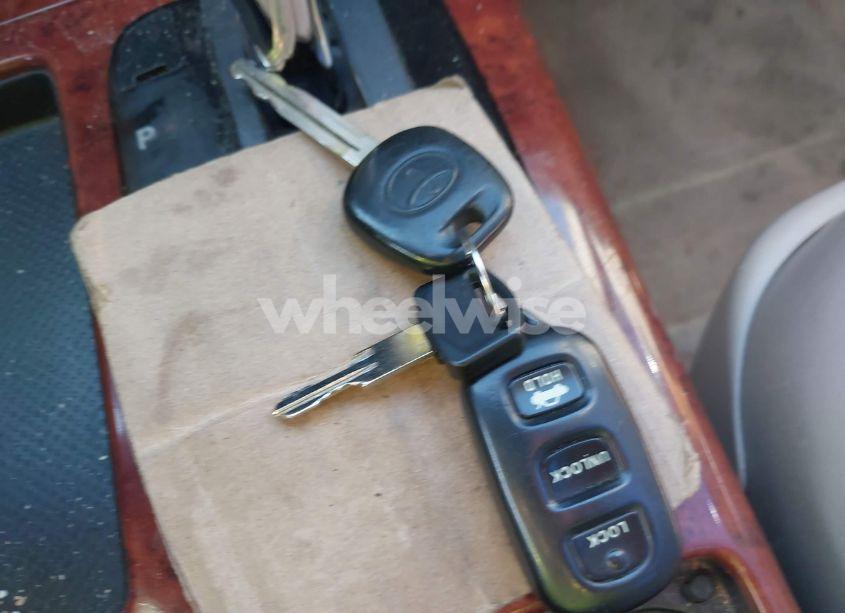 Photo 11 of 2005 Toyota Camry XLE (VIN 4T1BE30K15U511046)