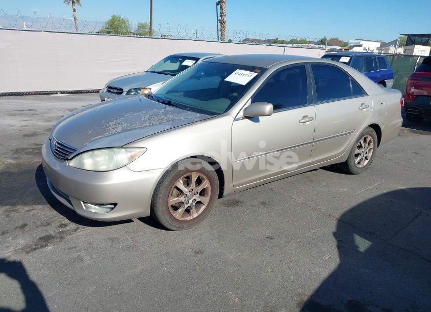 Photo 2 of 2005 Toyota Camry XLE (VIN 4T1BE30K15U511046)