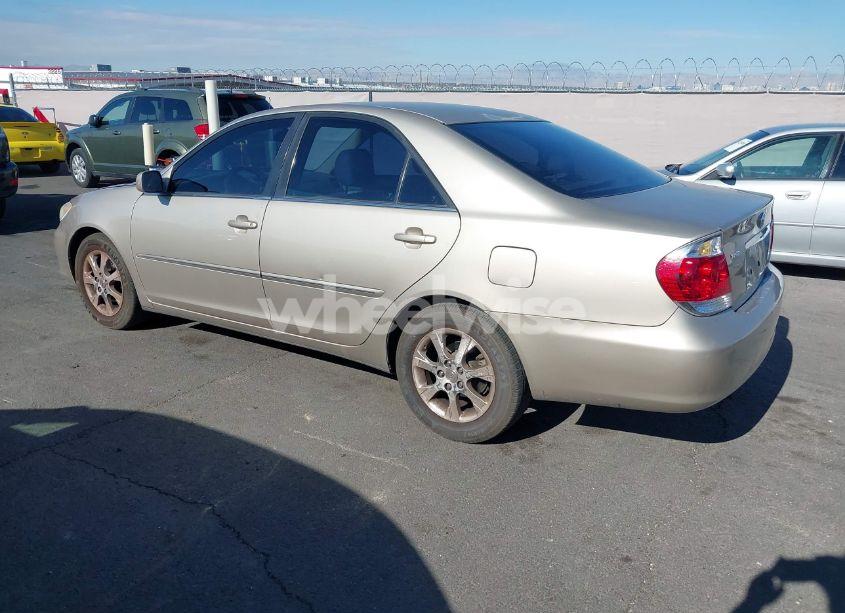 Photo 3 of 2005 Toyota Camry XLE (VIN 4T1BE30K15U511046)