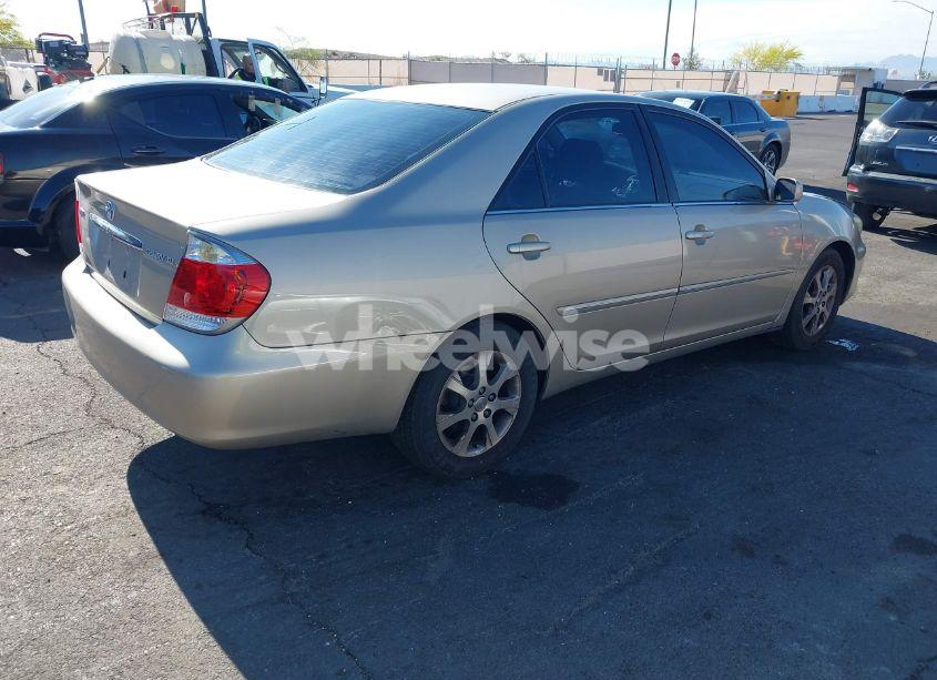 Photo 4 of 2005 Toyota Camry XLE (VIN 4T1BE30K15U511046)