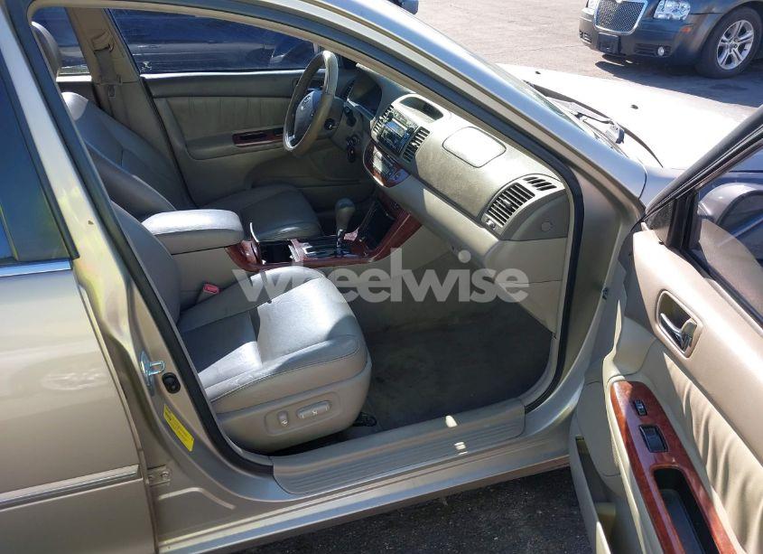 Photo 5 of 2005 Toyota Camry XLE (VIN 4T1BE30K15U511046)