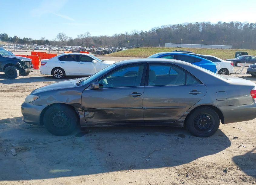 Photo 6 of 2005 Toyota Camry LE (VIN 4T1BE30K15U516327)