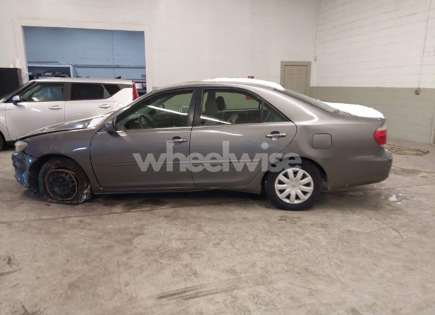 Photo 14 of 2005 Toyota Camry LE (VIN 4T1BE30K15U618159)