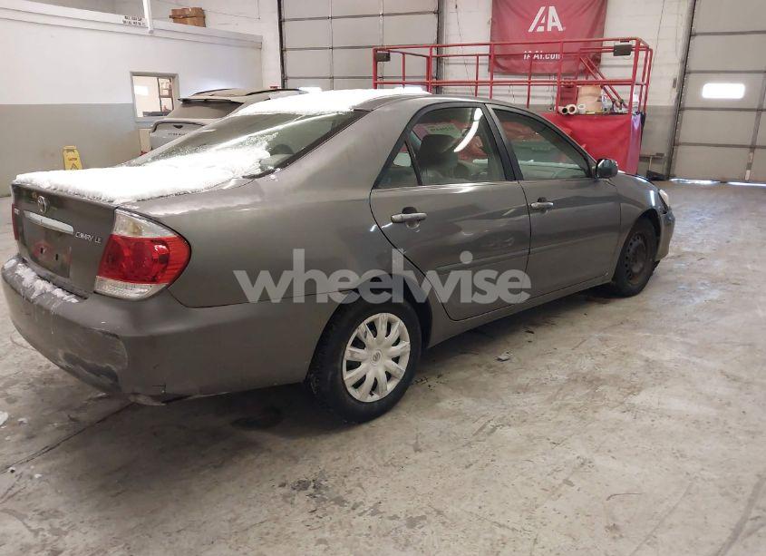 Photo 4 of 2005 Toyota Camry LE (VIN 4T1BE30K15U618159)