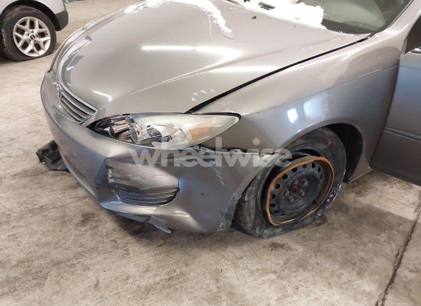 Photo 6 of 2005 Toyota Camry LE (VIN 4T1BE30K15U618159)