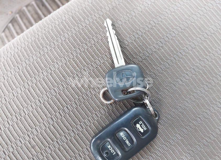 Photo 11 of 2005 Toyota Camry LE/SE/XLE (VIN 4T1BE30K15U627380)