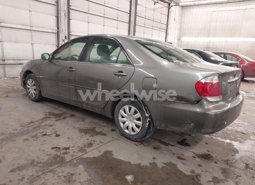 Photo 3 of 2005 Toyota Camry LE (VIN 4T1BE30K15U640131)