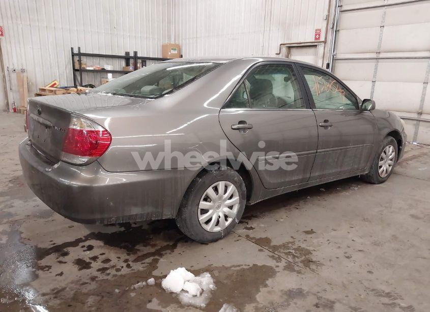 Photo 4 of 2005 Toyota Camry LE (VIN 4T1BE30K15U640131)