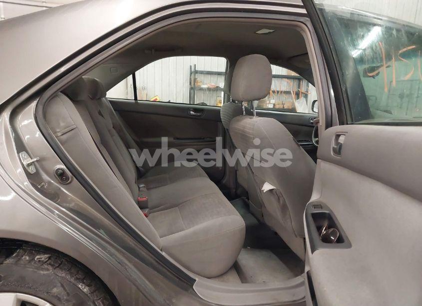 Photo 8 of 2005 Toyota Camry LE (VIN 4T1BE30K15U640131)