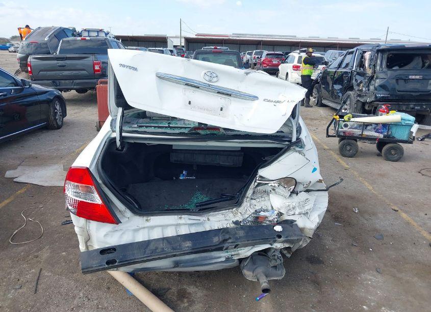 Photo 16 of 2002 Toyota Camry LE (VIN 4T1BE30K22U007813)