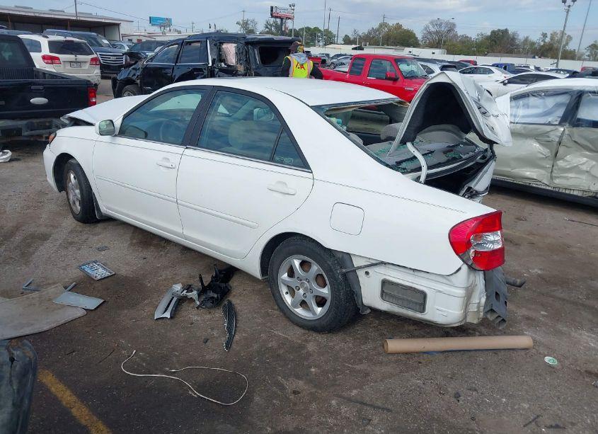 Photo 3 of 2002 Toyota Camry LE (VIN 4T1BE30K22U007813)