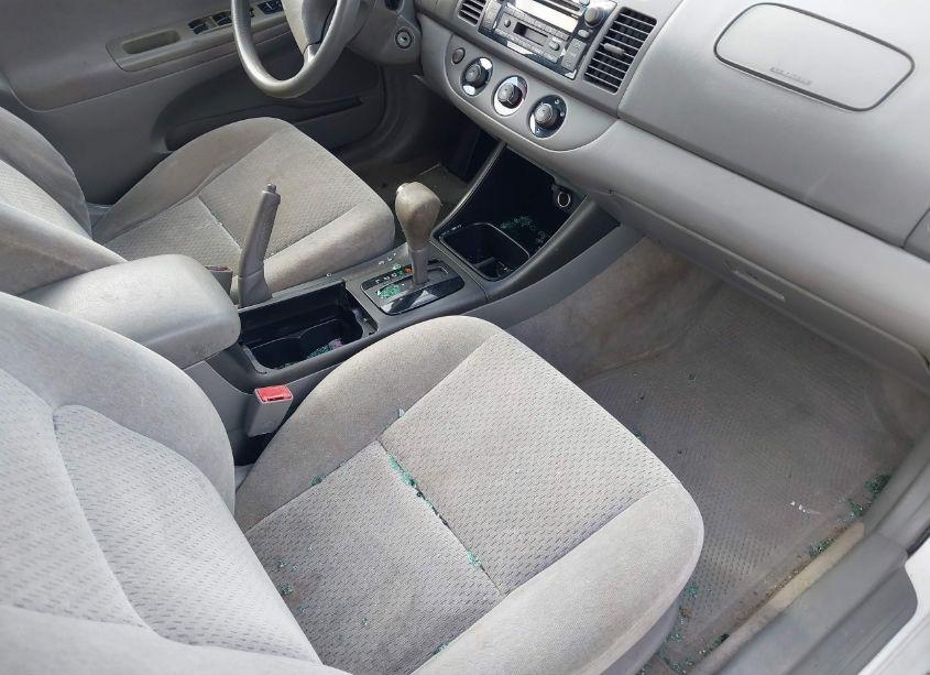 Photo 5 of 2002 Toyota Camry LE (VIN 4T1BE30K22U007813)