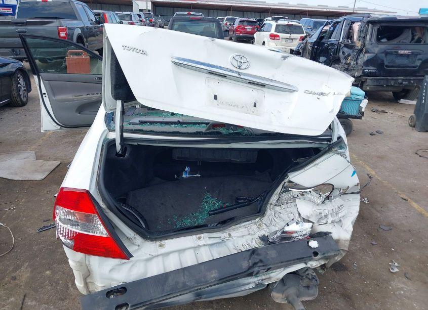 Photo 6 of 2002 Toyota Camry LE (VIN 4T1BE30K22U007813)