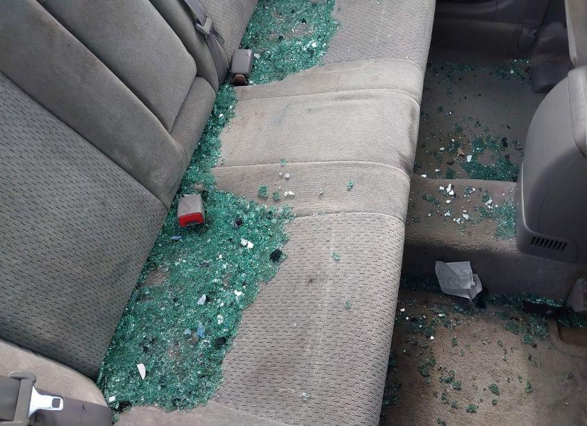 Photo 8 of 2002 Toyota Camry LE (VIN 4T1BE30K22U007813)