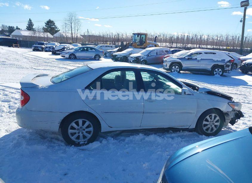 Photo 13 of 2002 Toyota Camry XLE (VIN 4T1BE30K22U058597)