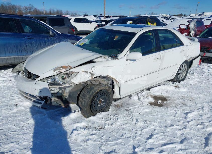 Photo 2 of 2002 Toyota Camry XLE (VIN 4T1BE30K22U058597)