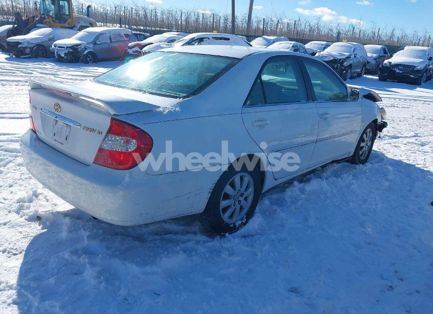 Photo 4 of 2002 Toyota Camry XLE (VIN 4T1BE30K22U058597)
