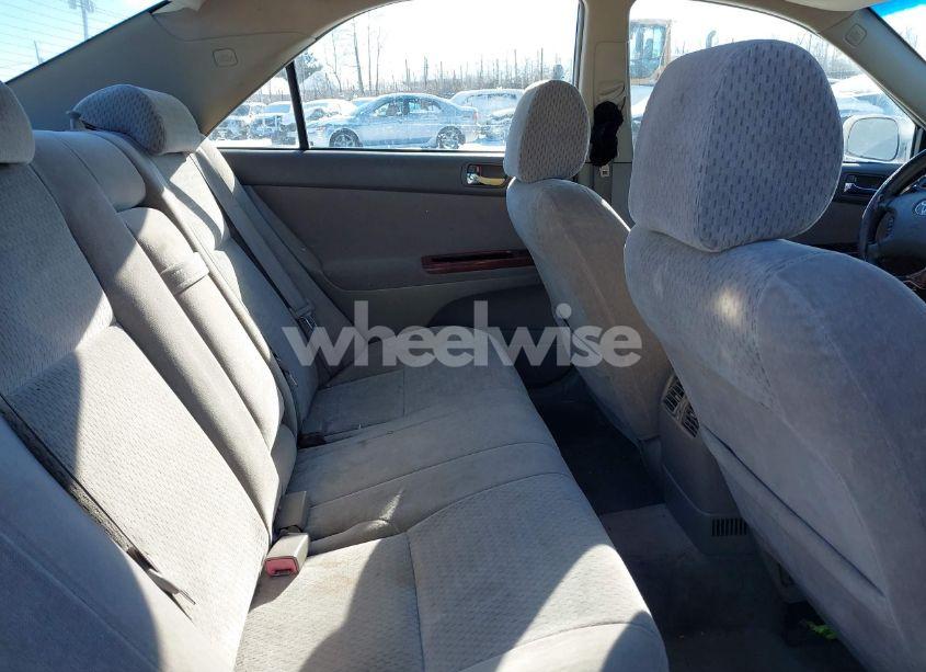 Photo 8 of 2002 Toyota Camry XLE (VIN 4T1BE30K22U058597)
