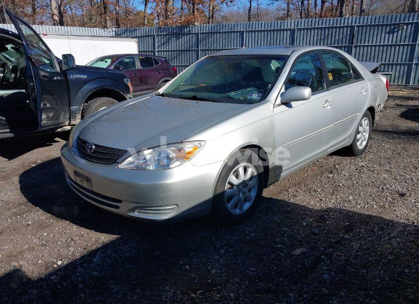 Photo 2 of 2002 Toyota Camry XLE (VIN 4T1BE30K22U579352)