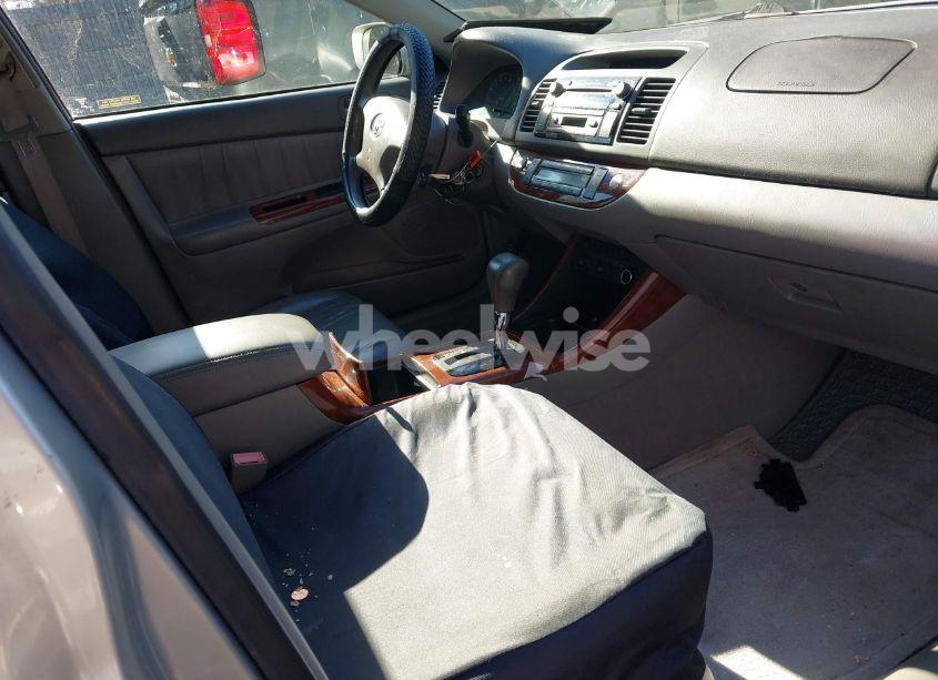 Photo 5 of 2002 Toyota Camry XLE (VIN 4T1BE30K22U579352)