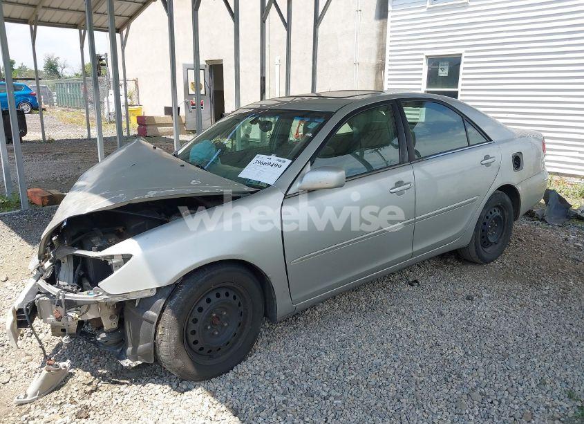 Photo 2 of 2003 Toyota Camry XLE (VIN 4T1BE30K23U164260)