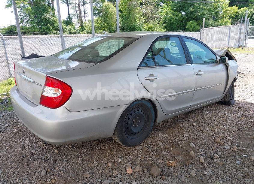 Photo 4 of 2003 Toyota Camry XLE (VIN 4T1BE30K23U164260)