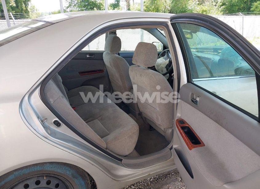 Photo 8 of 2003 Toyota Camry XLE (VIN 4T1BE30K23U164260)