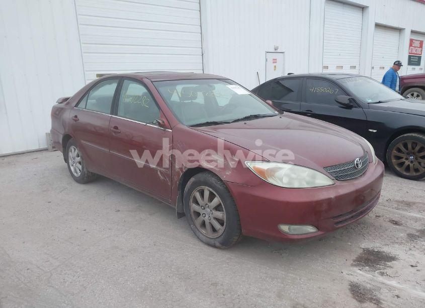 2003 Toyota Camry XLE (VIN 4T1BE30K23U204496) main photo