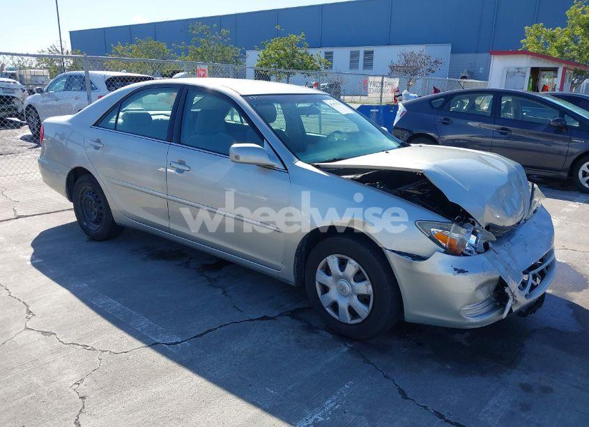 2003 Toyota Camry LE (VIN 4T1BE30K23U248868) main photo