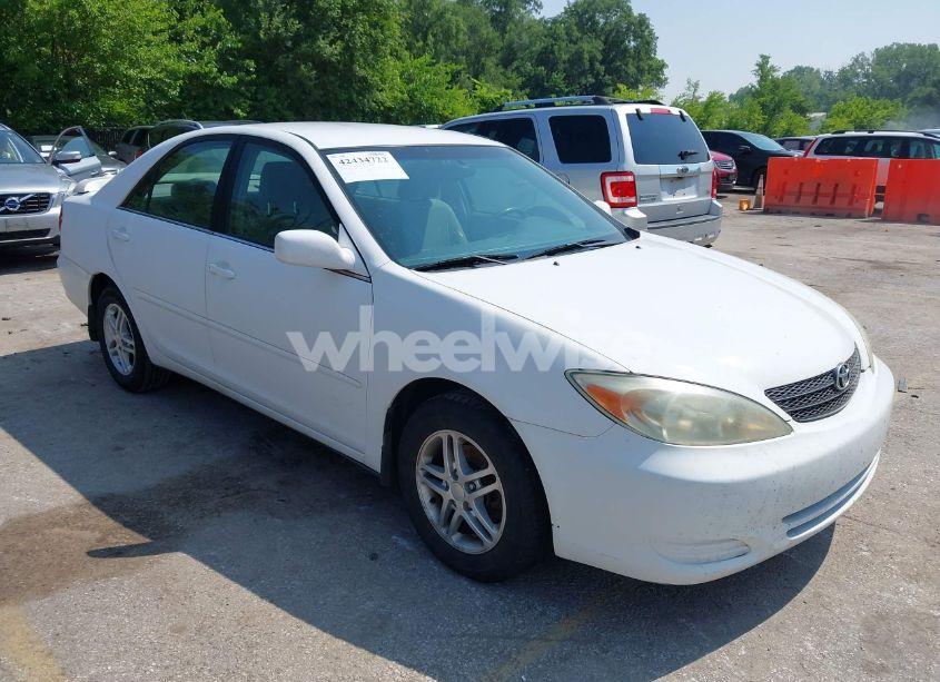 2003 Toyota Camry LE (VIN 4T1BE30K23U249700) main photo