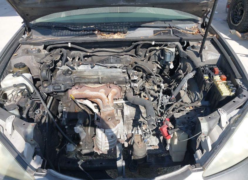 Photo 10 of 2003 Toyota Camry XLE (VIN 4T1BE30K23U661616)