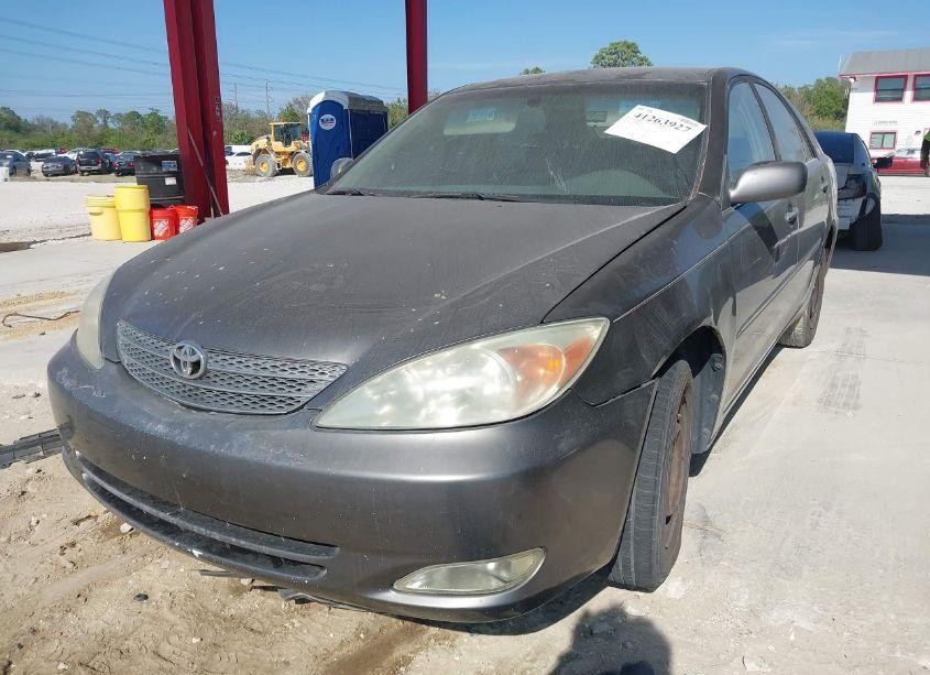 Photo 2 of 2003 Toyota Camry XLE (VIN 4T1BE30K23U661616)