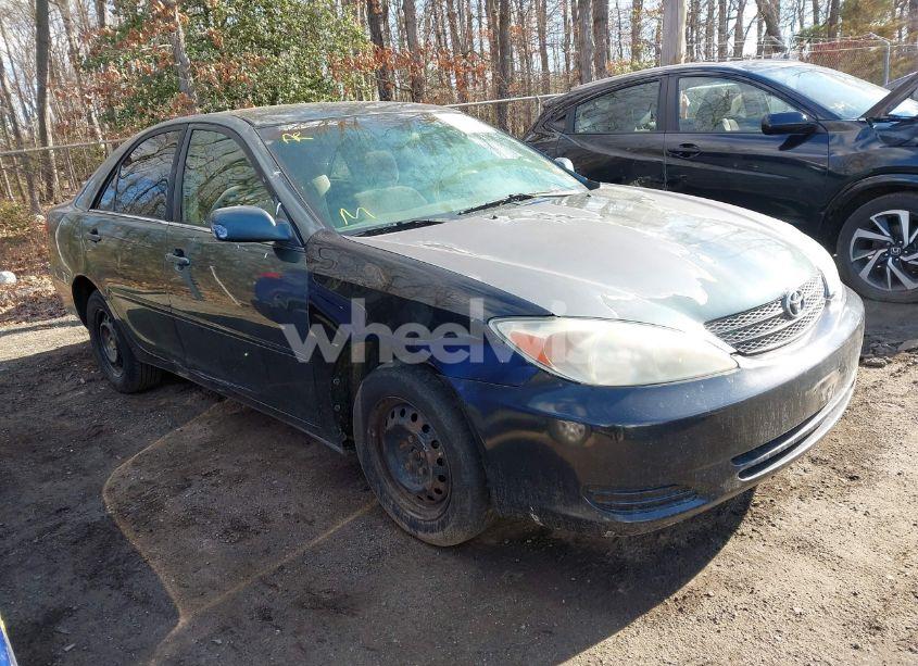 2003 Toyota Camry LE (VIN 4T1BE30K23U686080) main photo