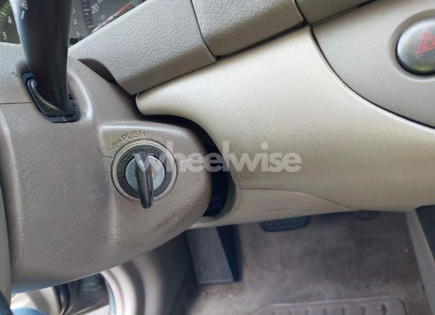 Photo 11 of 2003 Toyota Camry LE (VIN 4T1BE30K23U686080)