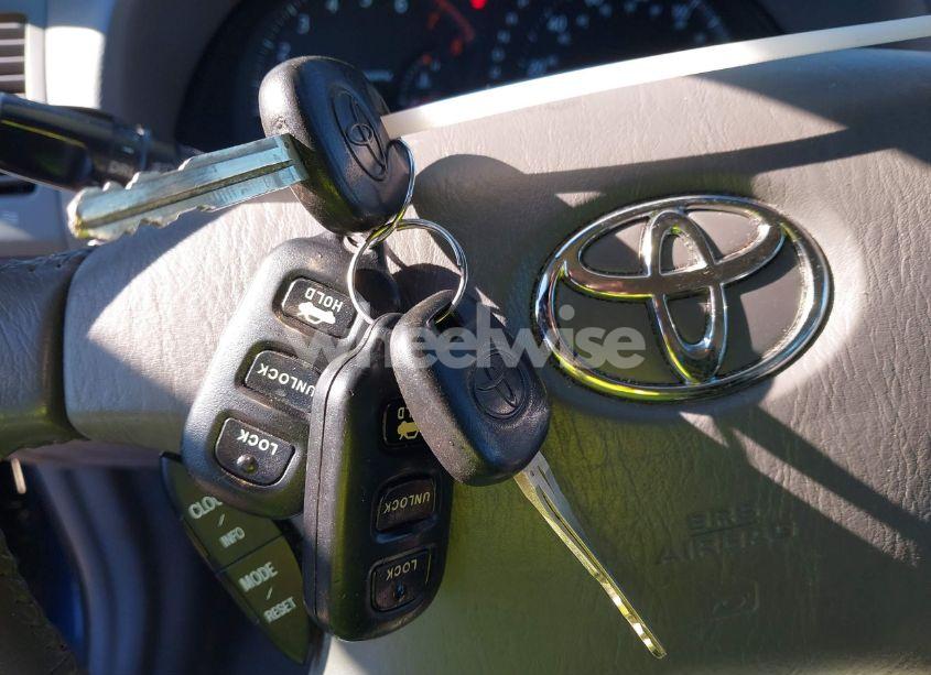 Photo 11 of 2004 Toyota Camry XLE (VIN 4T1BE30K24U303207)