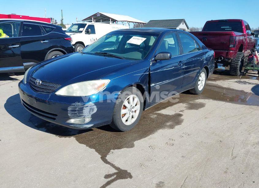 Photo 2 of 2004 Toyota Camry XLE (VIN 4T1BE30K24U303207)