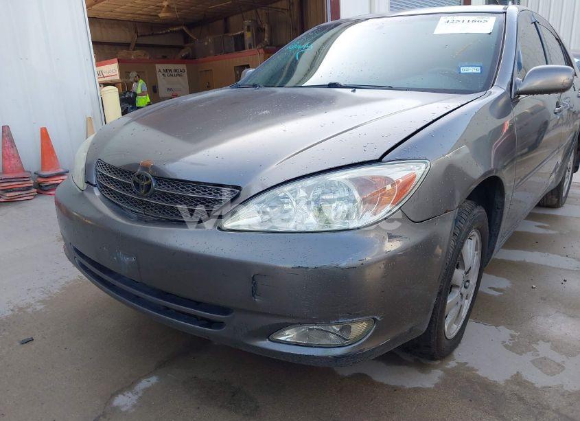 Photo 6 of 2004 Toyota Camry XLE (VIN 4T1BE30K24U822497)