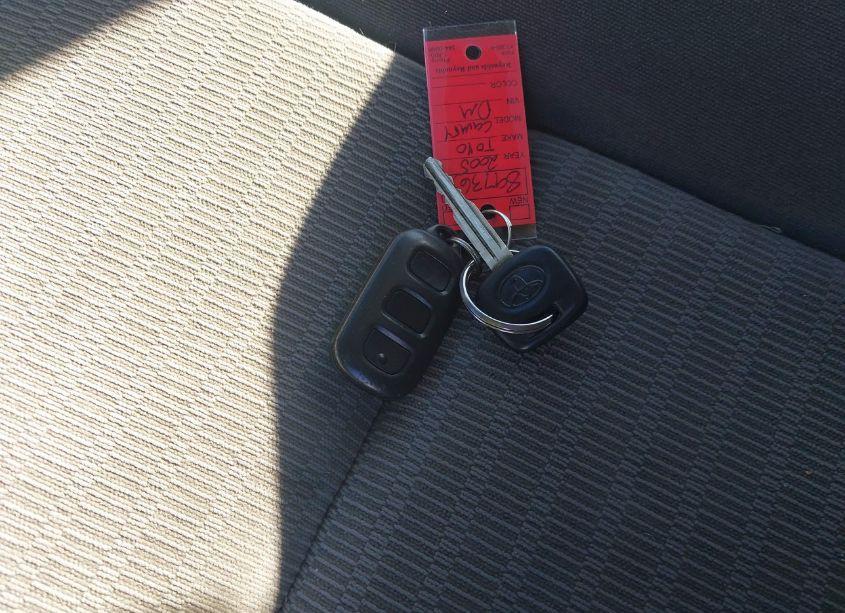 Photo 11 of 2005 Toyota Camry LE (VIN 4T1BE30K25U058488)