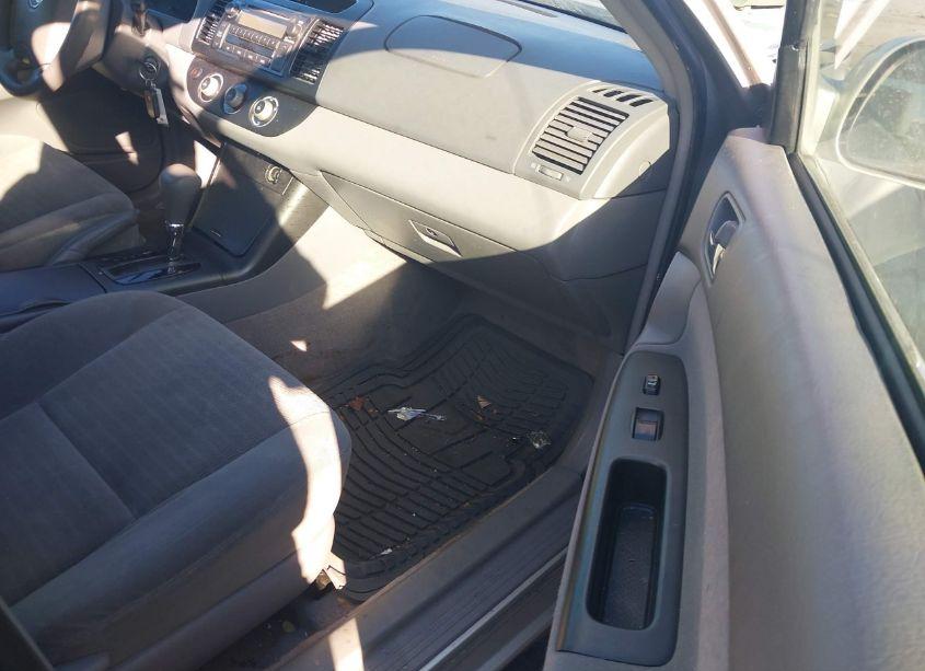Photo 5 of 2005 Toyota Camry LE (VIN 4T1BE30K25U058488)