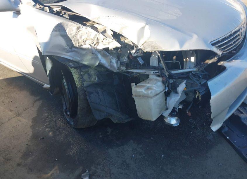 Photo 6 of 2005 Toyota Camry LE (VIN 4T1BE30K25U058488)