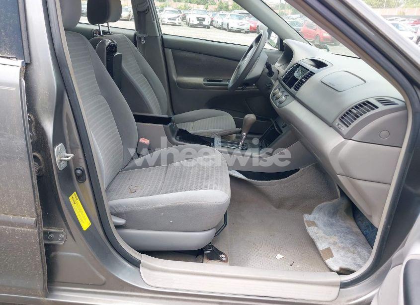 Photo 5 of 2005 Toyota Camry LE (VIN 4T1BE30K25U605811)