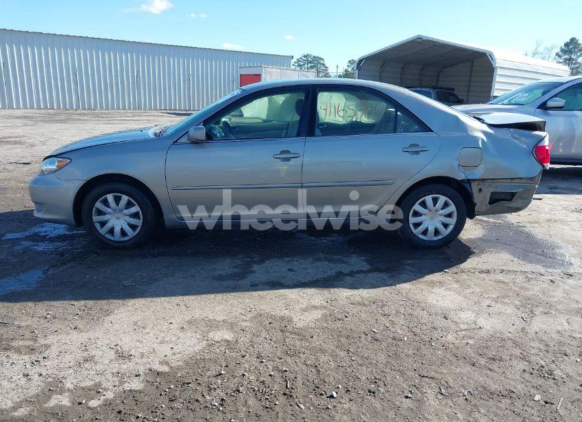 Photo 14 of 2005 Toyota Camry LE (VIN 4T1BE30K25U941233)