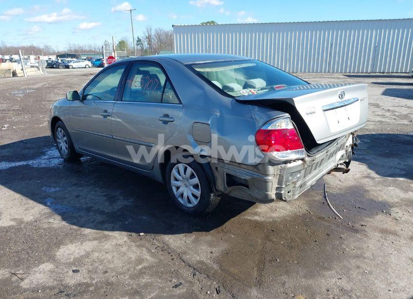 Photo 3 of 2005 Toyota Camry LE (VIN 4T1BE30K25U941233)